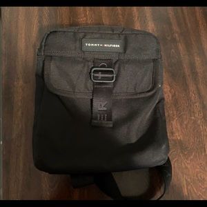 A reporter bag Tommy Hilfiger